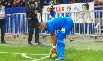 奥赖利：我们不应过分关注阿森纳，踢左后卫让我有更大自由度（奥赖利：不必过分关注阿森纳，司职左后卫让我发挥更自由）